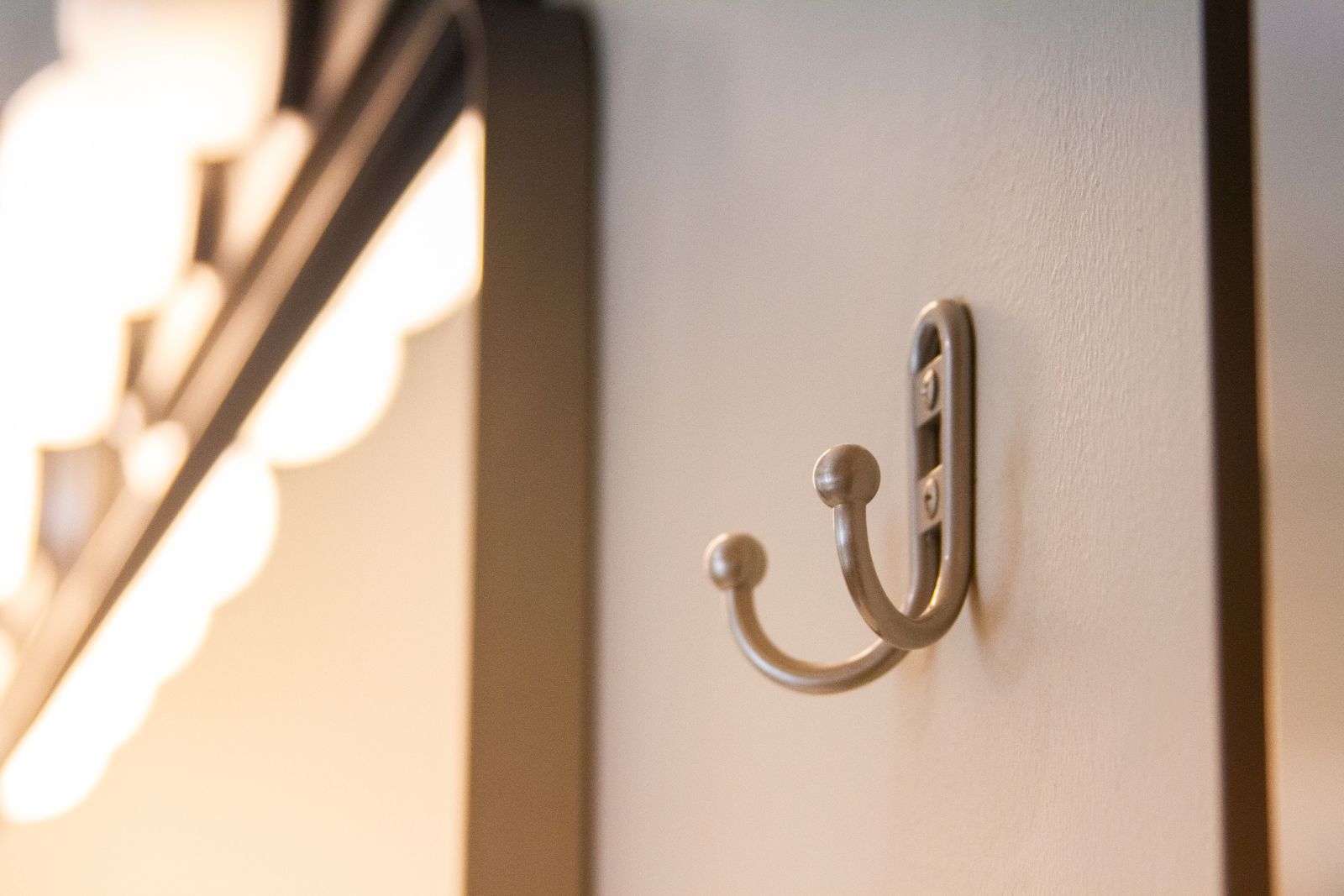 lancaster-bathroom-renovation-robe-hook-mirror